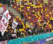 Incidente pe Arena Națională la FCSB - Rapid! Fanii giuleșteni au vrut să meargă peste roș-albaștri, Jandarmeria i-a scos din stadion!