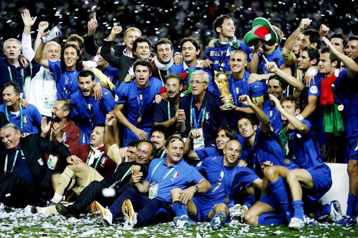 Cariera în fotografii a lui Fabio Cannavaro, câștigătorul Balonului de Aur 2006