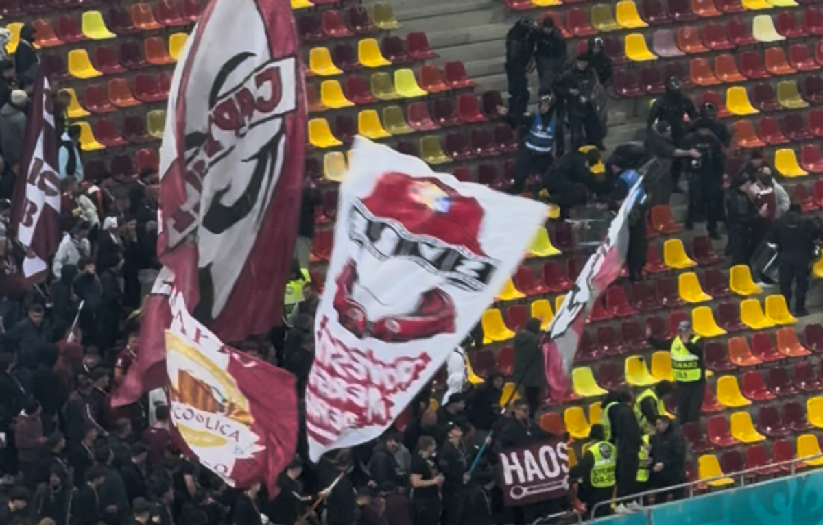 Incidente pe Arena Națională la FCSB - Rapid! Fanii giuleșteni au vrut să meargă peste roș-albaștri, Jandarmeria i-a scos din stadion!