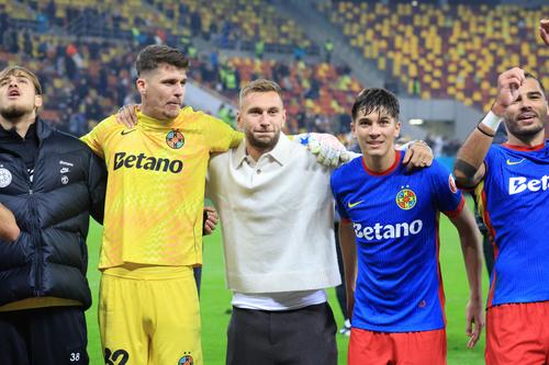 Târnovanu, Denis Drăguș, Alex Stoian, Muhar, Ngezana și Cisotti, după FCSB - Rapid 4-1 // foto: Ionuț Iordache