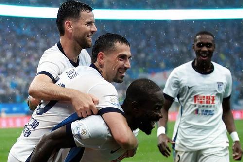 Stanciu și Dalian Yingbo ar putea câștiga titlul în China!