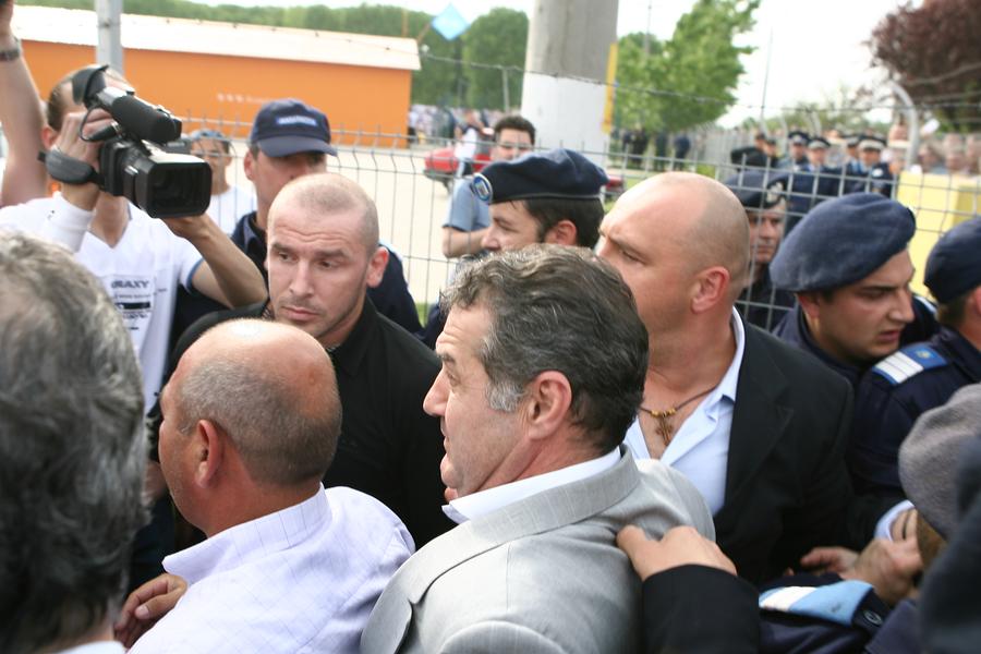 VIDEO INTERVIU Zmărăndescu, misterios despre un obicei-tabu al lui Gigi Becali: „Să vă spun ce făcea înainte sau după rugăciunea de la biserică?!”