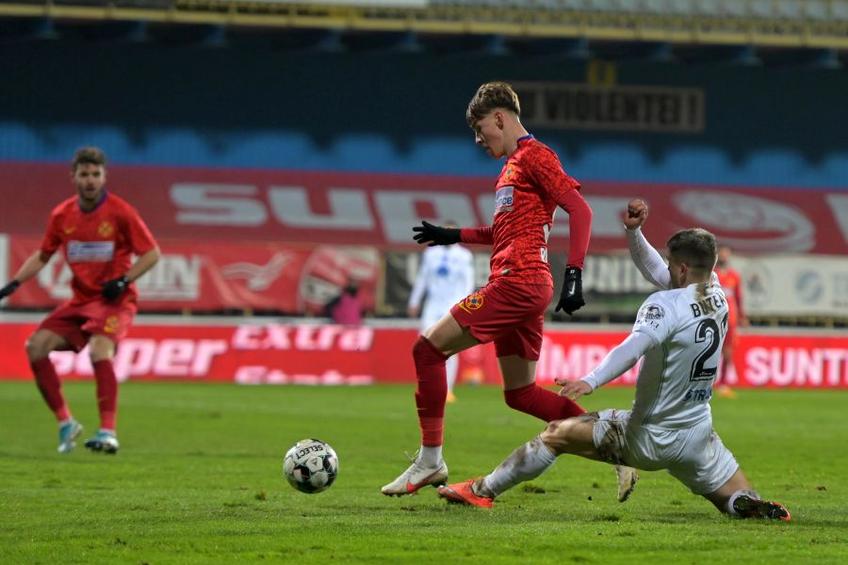 Fotoreporterul GSP Raed Krishan a surprins cadru cu cadru faza care a dus la acordarea  penalty-ului care a decis aseară partida Gaz Metan - FCSB 2-3