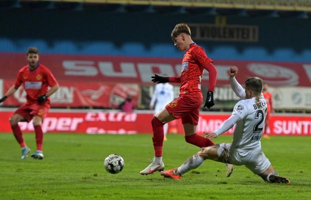 Revoltă la CS Universitatea Craiova, după penalty-ul inventat pentru FCSB: „Mi-a spart retina! O avem grea anul ăsta”