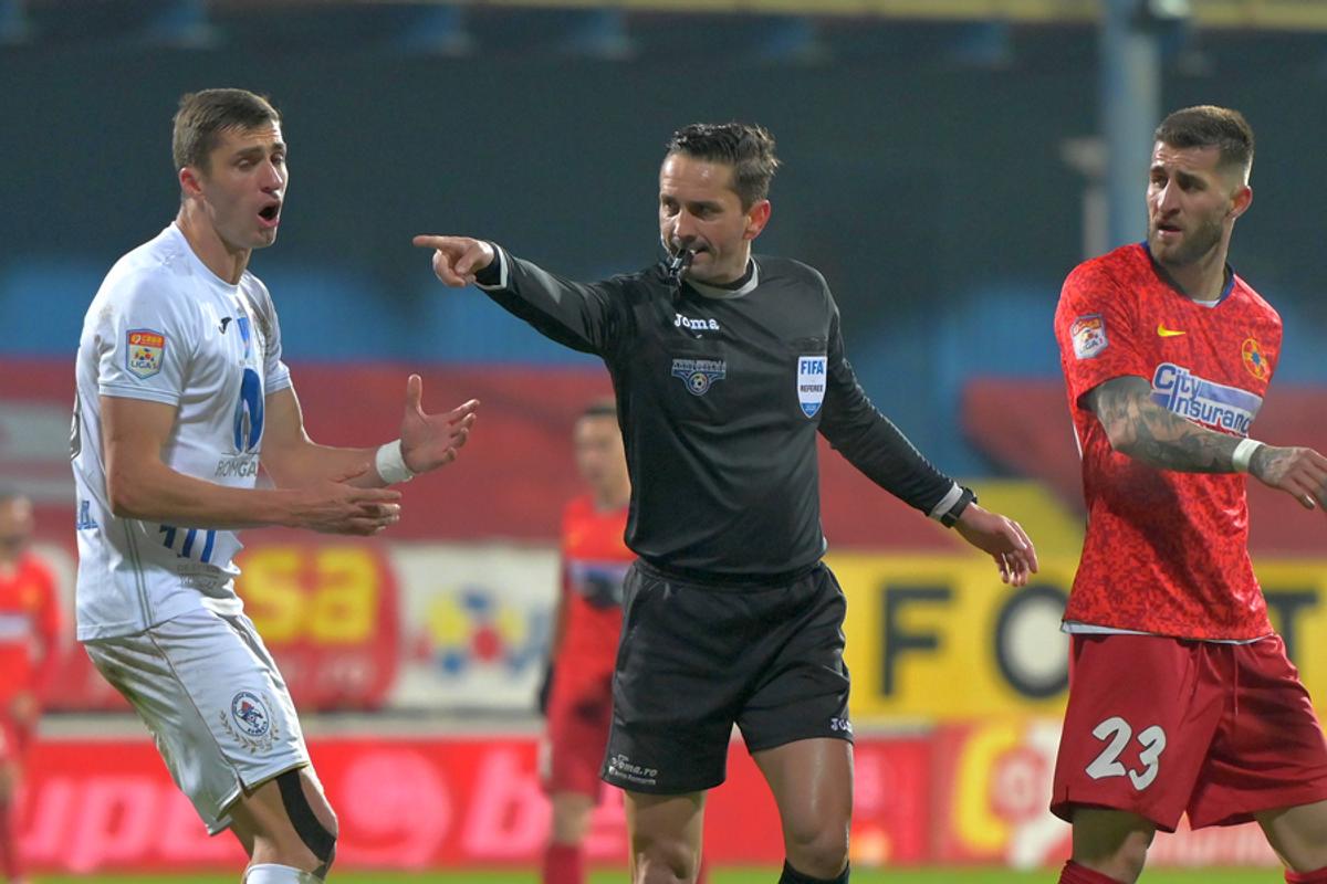 EXCLUSIV. Cine a strigat „hoții” a supus arbitrii: FCSB e noua favorită a „fluierașilor”! Craiova, cea mai dezavantajată!
