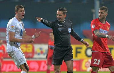 EXCLUSIV. Cine a strigat „hoții” a supus arbitrii: FCSB e noua favorită a „fluierașilor”! Craiova, cea mai dezavantajată!