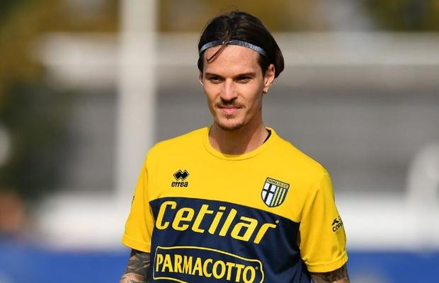 Antrenor nou pentru Dennis Man și Valentin Mihăilă la Parma » Anunțul făcut de club