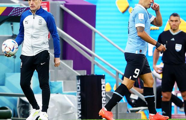 Istvan Kovacs a avut propriul lui „meci” în Uruguay - Coreea de Sud » Misiune dificilă pentru arbitrul român