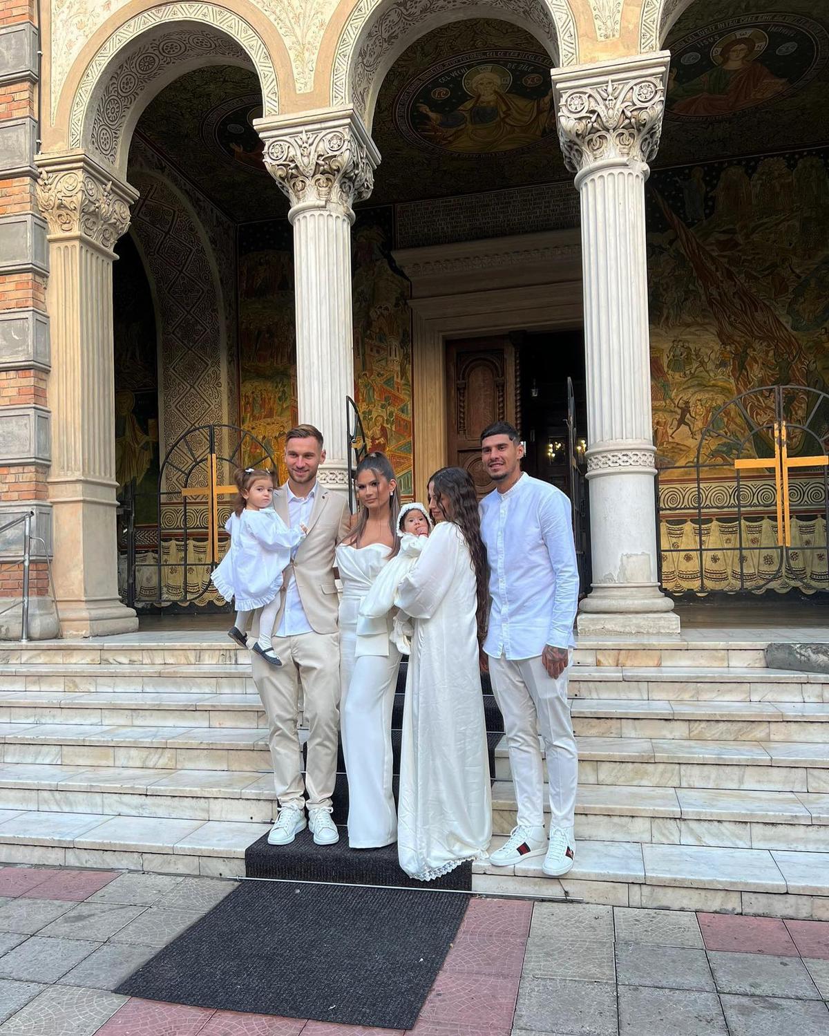 Petrecere în vremea Mondialului: Florinel Coman și Ioana și-au botezat fetița cu nume „pur” » Denis și Vanessa Drăguș au fost nași