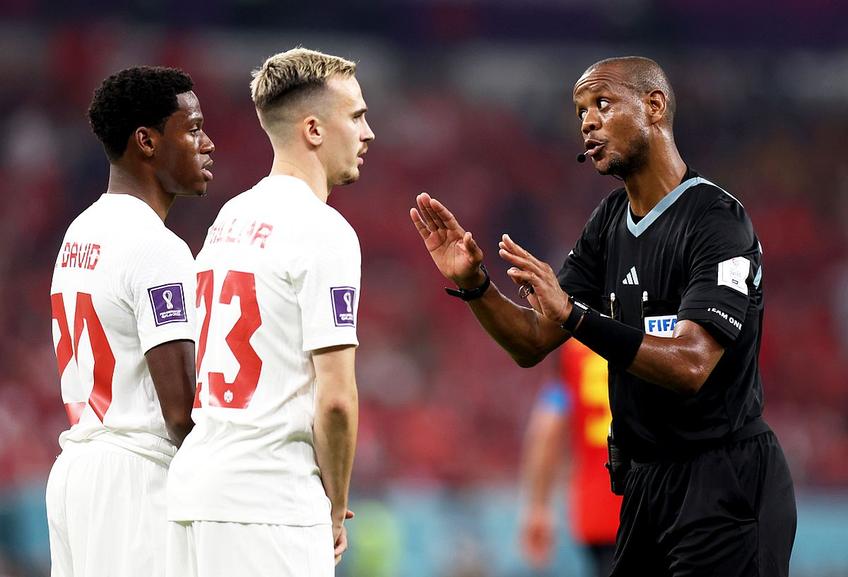 Arbitrul zambian Janny Sikazwe în Belgia - Canada // foto: Guliver/gettyimages