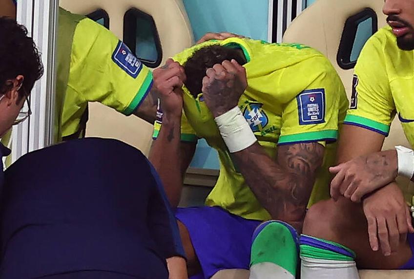 Neymar, în lacrimi pe bancă la Brazilia - Serbia. Foto: Imago