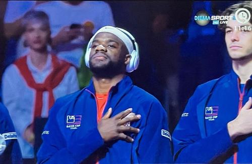Frances Tiafoe (24 de ani, 19 ATP) a fost criticat pentru atitudinea avută înaintea duelului cu Lorenzo Sonego (27 de ani, 45 ATP), pierdut 3-6, 6-7(7) în „sferturile” Cupei Davis.
