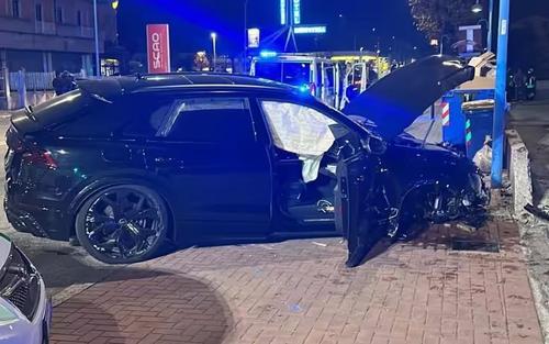 Balotelli a făcut praf un Audi Q8! De ce i-au luat polițiștii permisul