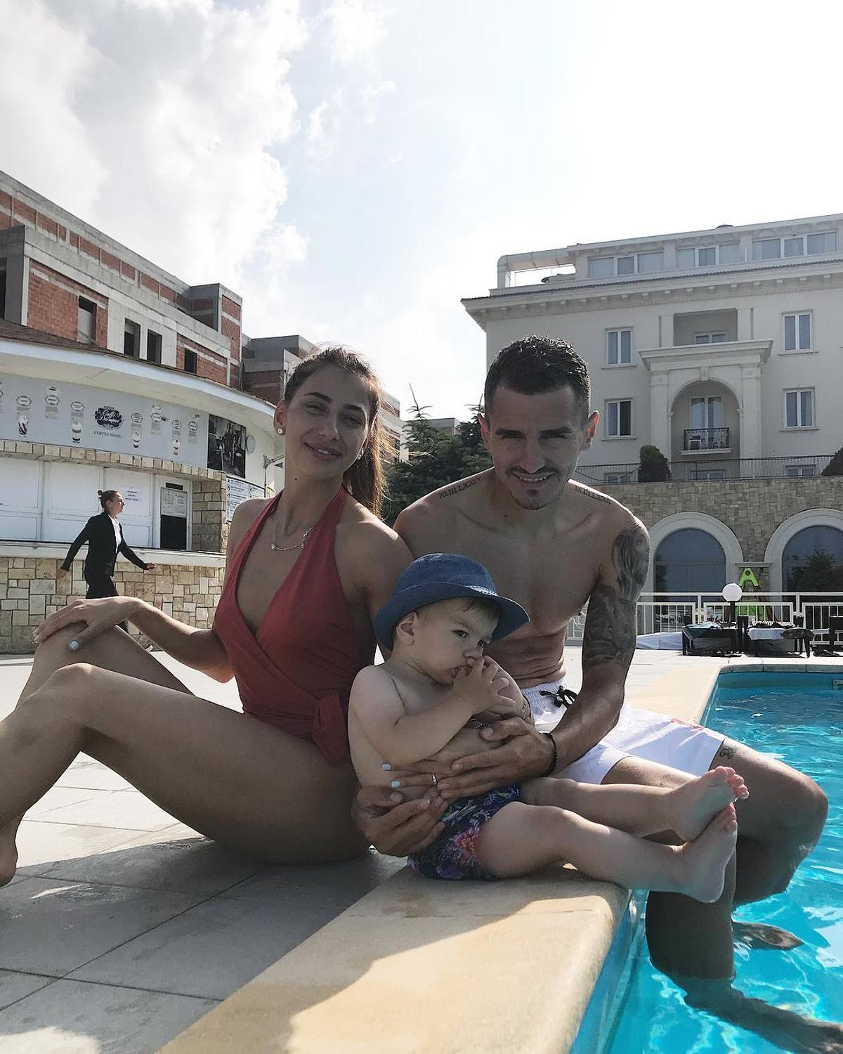 Fotbalistul pe care Becali a luat 2 milioane de euro și-a făcut implant de păr » Imagini spectaculoase: cum arată înainte și după intervenție