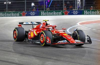 „Treziți-vă!” » Tensiune MAXIMĂ în garajul Ferrari, în cursa din Las Vegas: forțat să vireze în ultima clipă