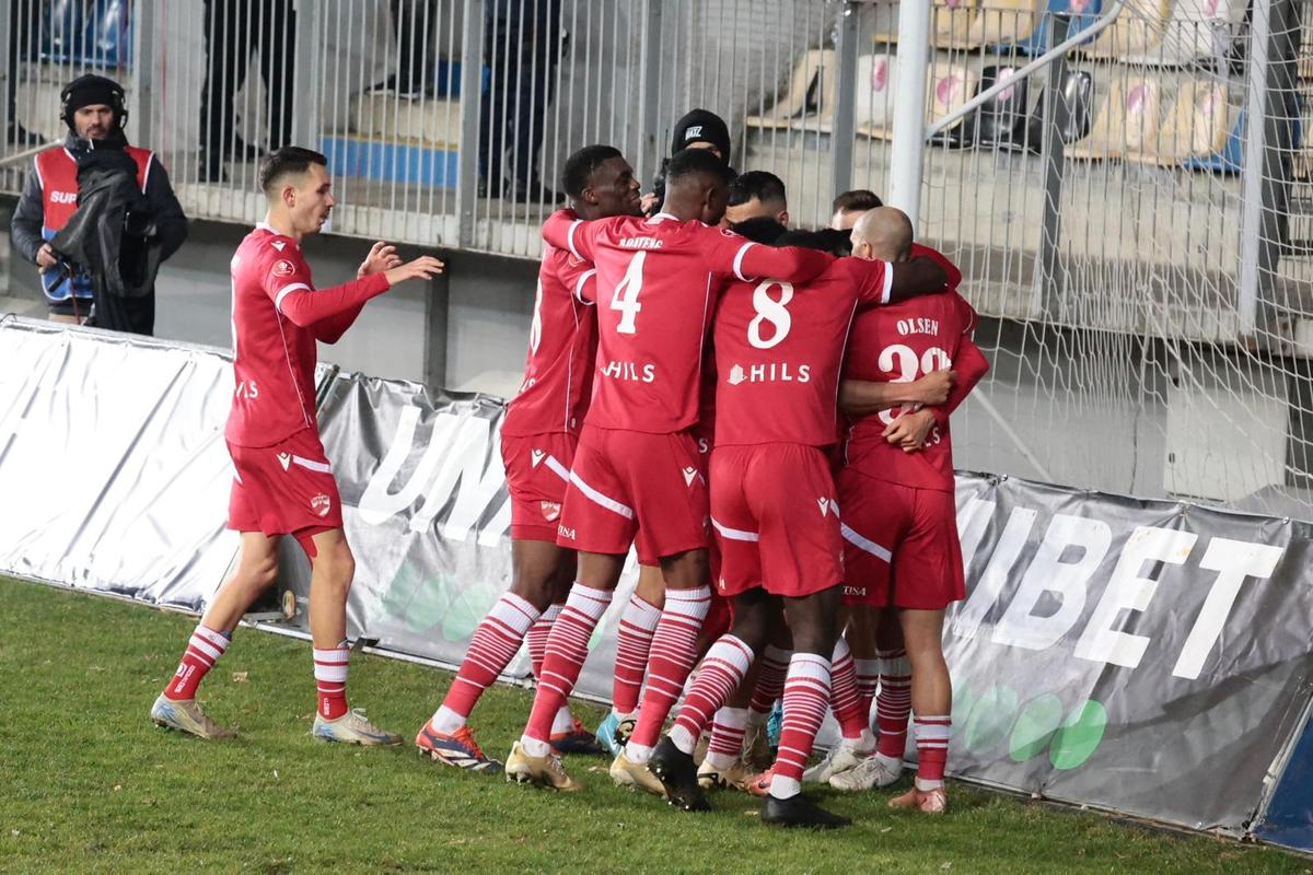 Dinamo s-a impus la limită în deplasare cu Petrolul și a urcat pe locul 3! Clasamentul ACUM