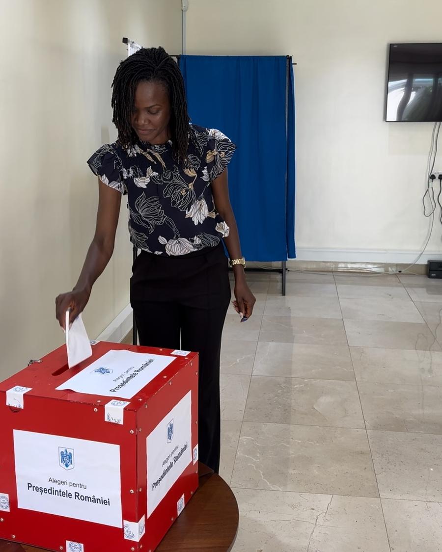 Joan Chelimo Melly / Foto: Facebook Atleta Joan Chelimo Melly a votat pentru prima dată la prezidențialele din România: „O datorie pe care mi-am îndeplinit-o cu mândrie!”
