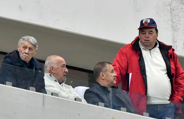 „Joacă mai bine fără el, nu mă mai încântă!” » Înainte de Botoșani, legenda lui Dinamo a „scuturat” o vedetă și și-a ales noul favorit