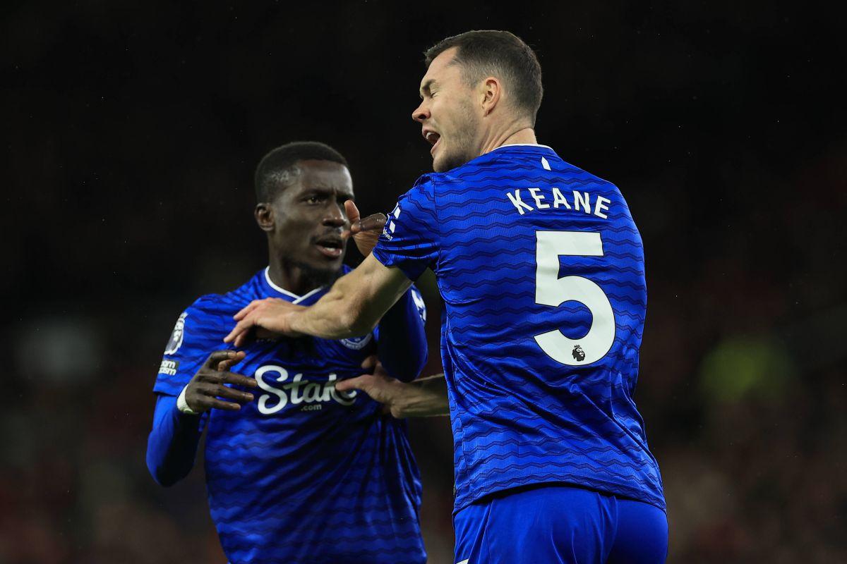 Scene șocante în eșecul lui Manchester United cu Everton » Cartonaș roșu pentru o palmă dată propriului coechipier!