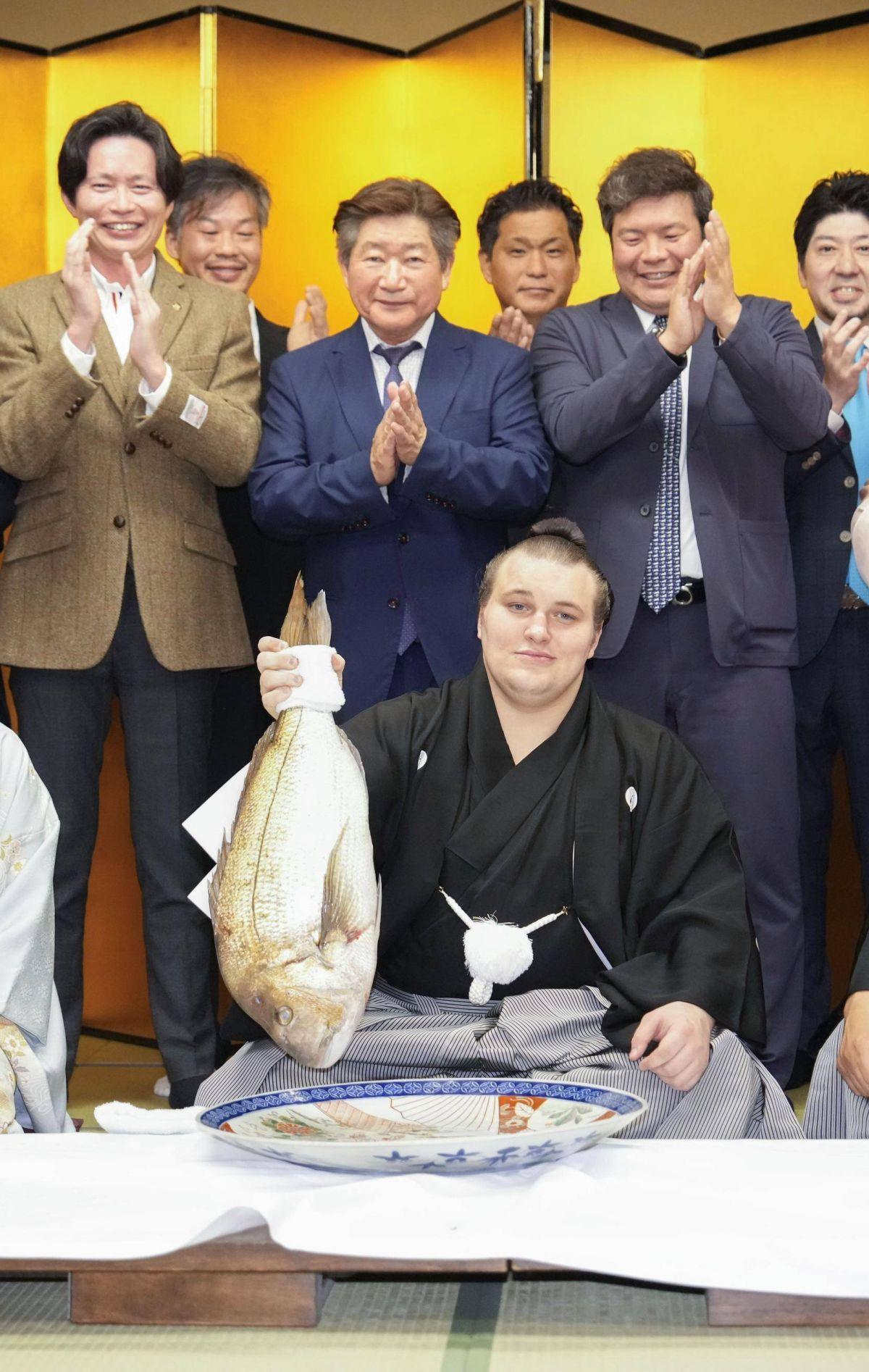 Ucraineanul Aonishiki scrie istorie în competițiile de sumo din Japonia