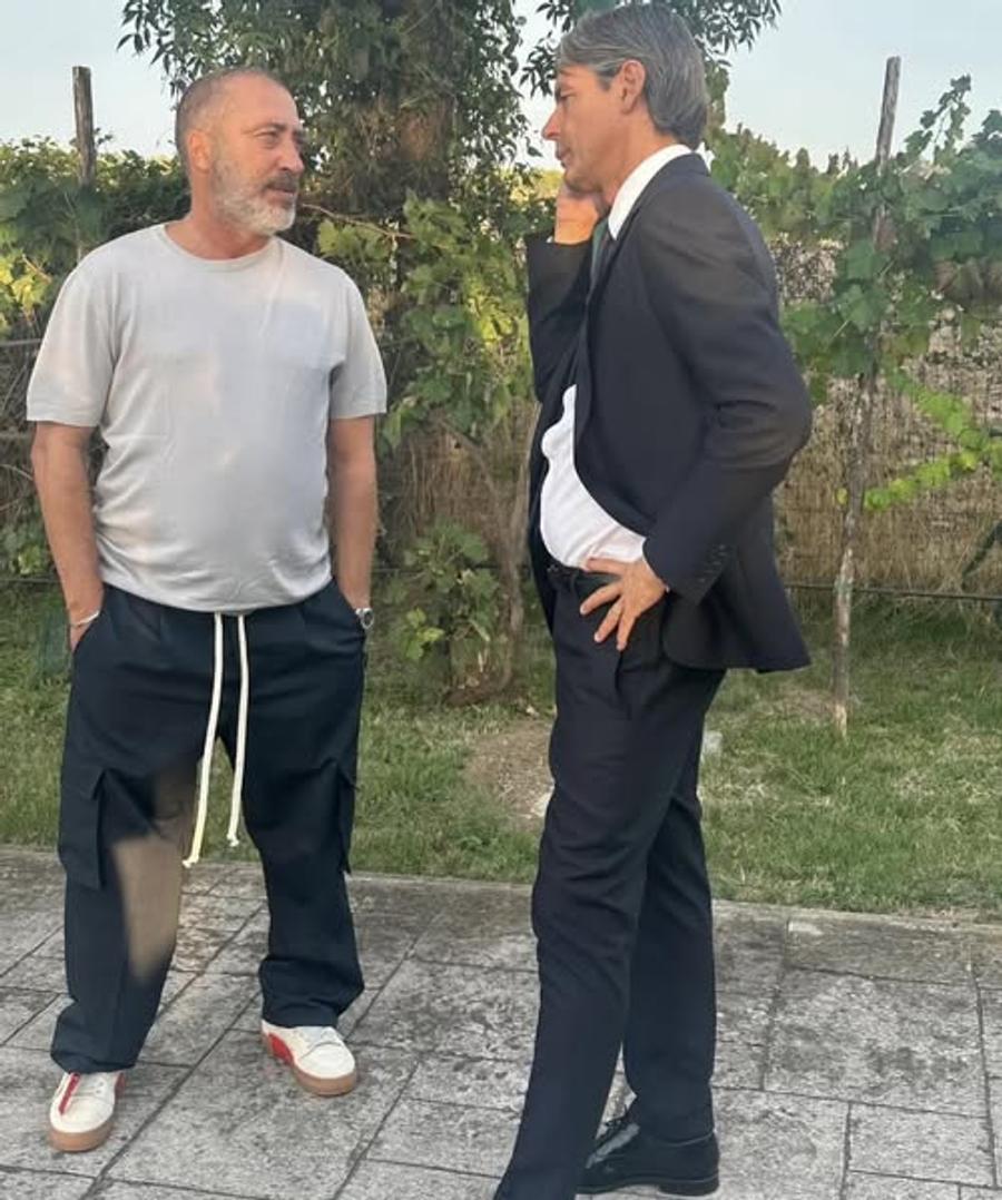 Revedere Domenico Morfeo (stânga) și Filippo Inzaghi (dreapta) / sursa foto: Facebook Calcio - Ultimi Romantici L-a ajutat să devină golgheterul Serie A și l-a răsplătit: „Mi-a scris cecul în vestiar”