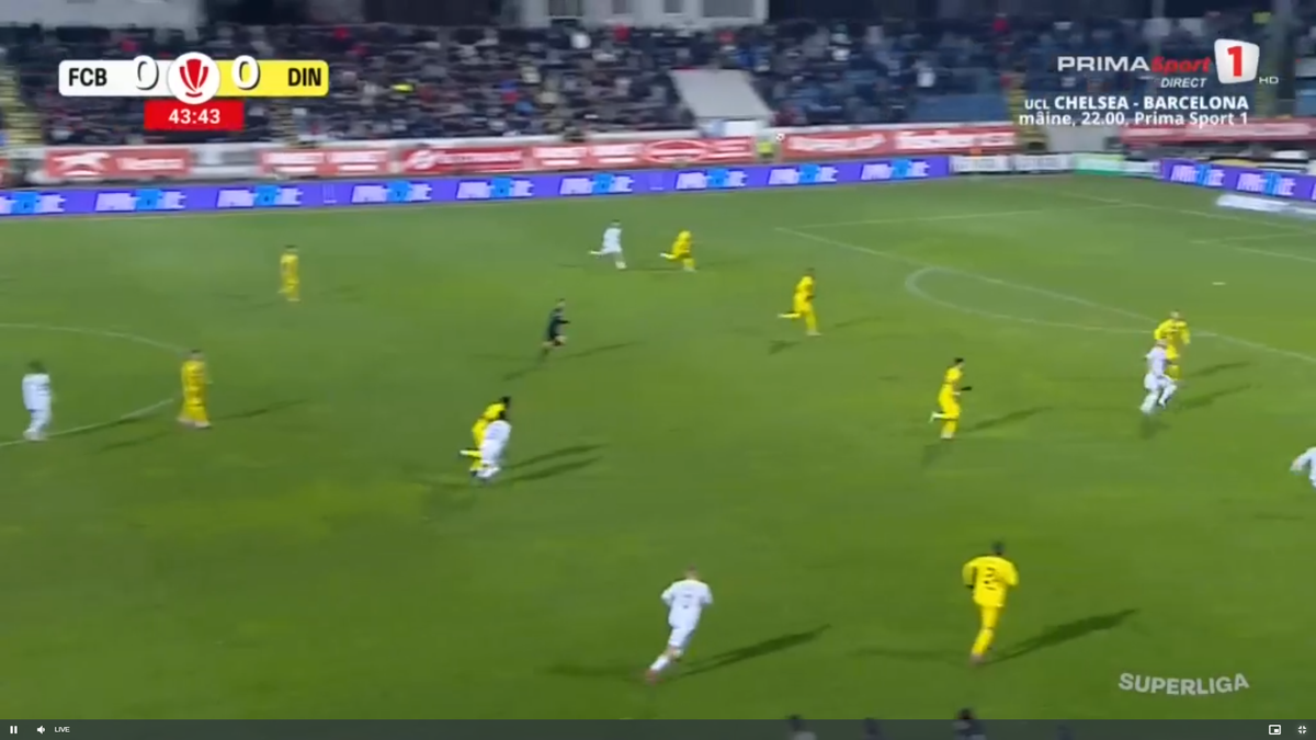Voleu senzațional în Botoșani - Dinamo » Portarul a sărit degeaba