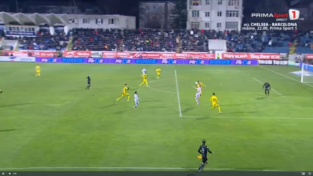 Voleu senzațional în Botoșani - Dinamo » Portarul a sărit degeaba