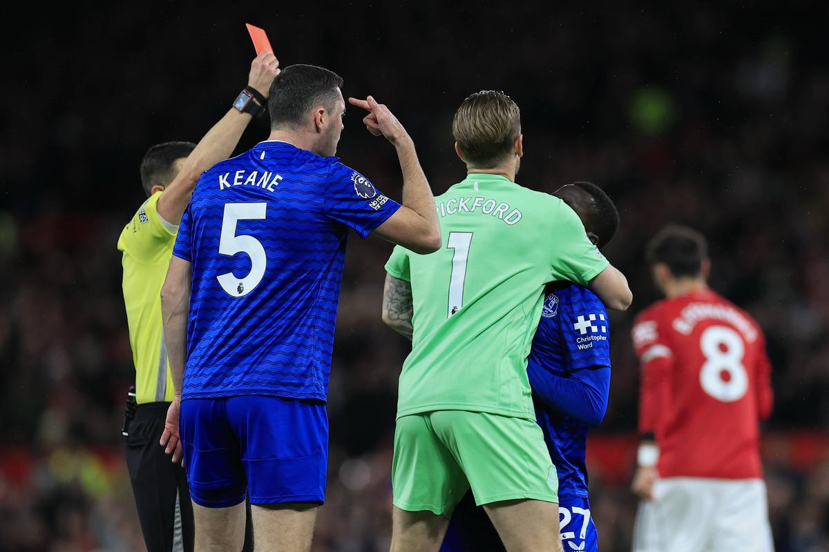 Doi fotbaliști de la Everton, aproape de bătaie în meciul cu Manchester United