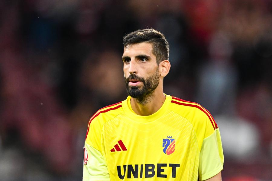 Giannis Anestis // foto: Imago Images Grozavu a avut un remarcat, după meciul cu Dinamo: „E mare. Și la propriu, și la figurat” + A trimis o înțepătură: „Antrenez la Real Madrid”
