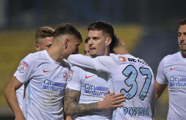 Cum a reacționat Dennis Man când a aflat că e idolul lui Octavian Popescu, noua perlă de la FCSB: „M-a surprins când am auzit!”