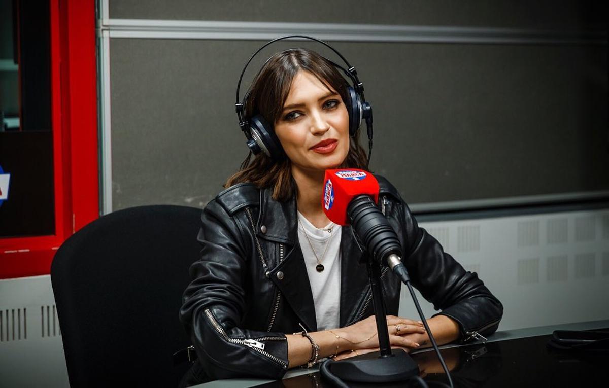 FOTO Unul dintre cele mai îndrăgite cupluri, în pragul despărțirii?! Presa anunță că stau în case diferite