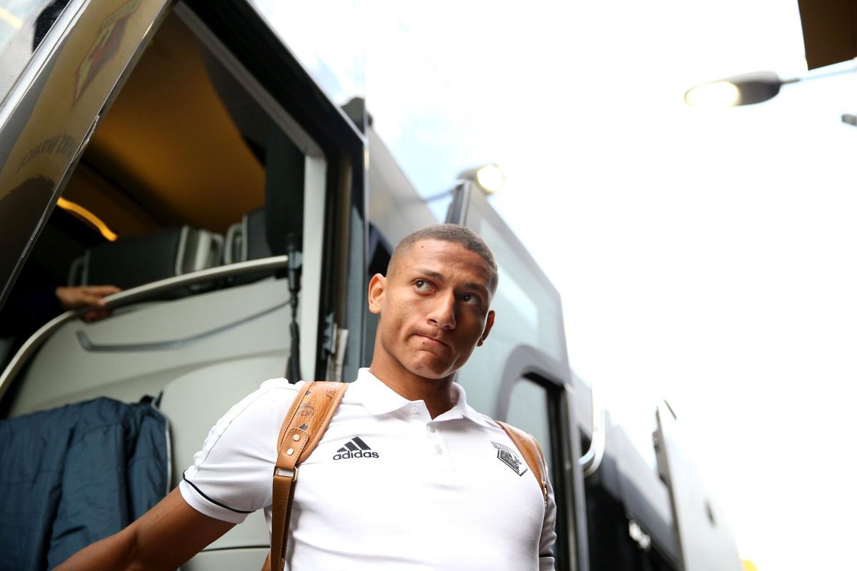 Povestea SF a lui Richarlison, îngerul din umbră » Crescut cu pistolul la tâmplă, acum întoarce totul spre nevoiași: de la flămânzii Braziliei la bolnavii de cancer