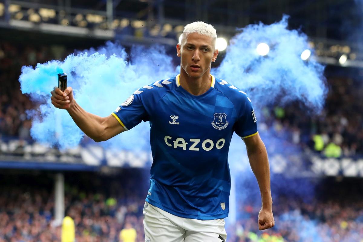 Povestea SF a lui Richarlison, îngerul din umbră » Crescut cu pistolul la tâmplă, acum întoarce totul spre nevoiași: de la flămânzii Braziliei la bolnavii de cancer