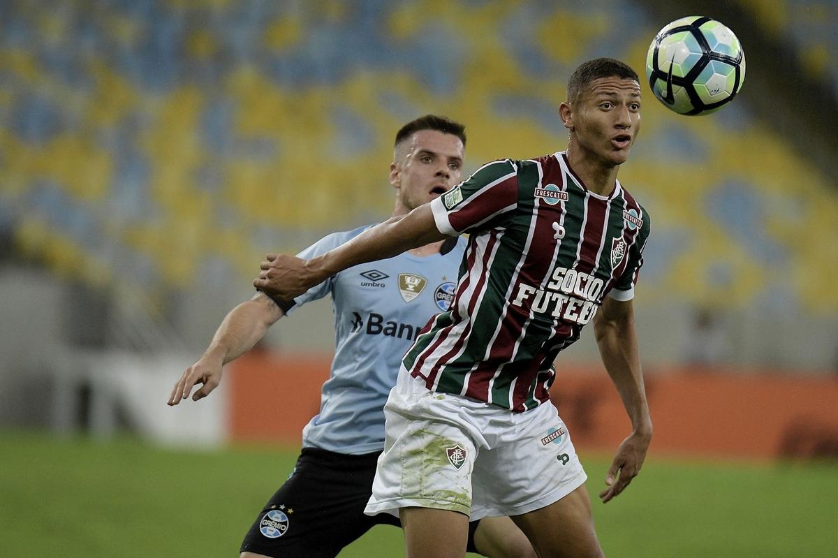 Povestea SF a lui Richarlison, îngerul din umbră » Crescut cu pistolul la tâmplă, acum întoarce totul spre nevoiași: de la flămânzii Braziliei la bolnavii de cancer