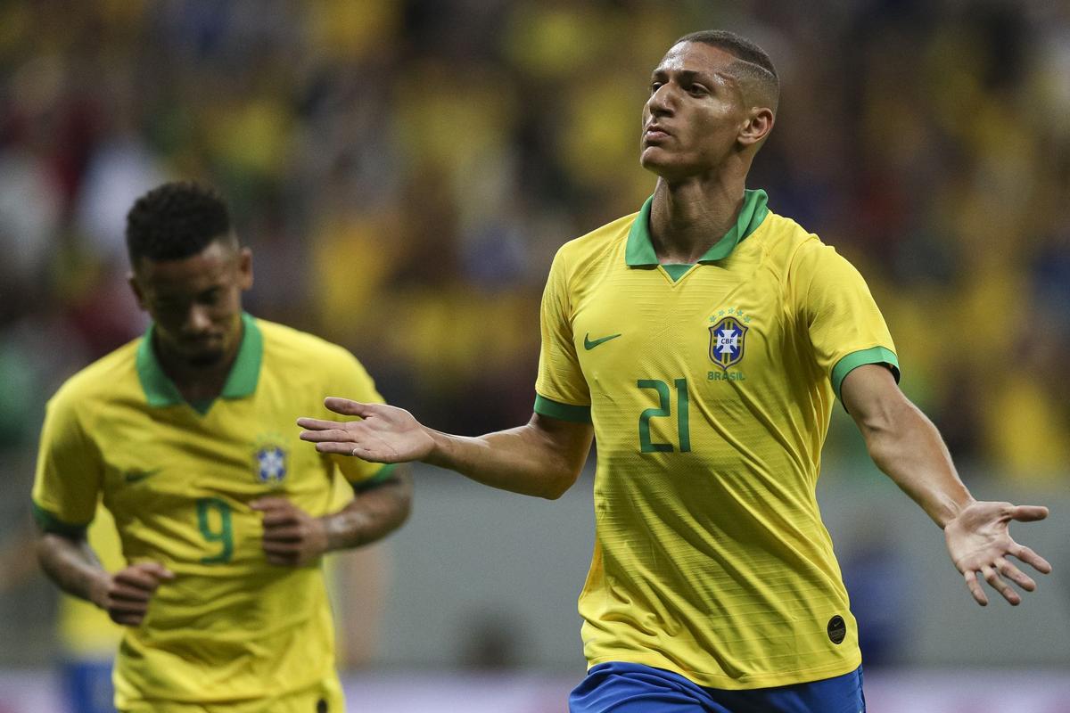 Povestea SF a lui Richarlison, îngerul din umbră » Crescut cu pistolul la tâmplă, acum întoarce totul spre nevoiași: de la flămânzii Braziliei la bolnavii de cancer