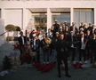 Imagini memorabile cu „dirijorul” Răzvan Lucescu: „Adu-i pe toți aici!” » Antrenorul lui PAOK e actor principal într-o filmare inedită