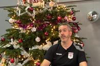 Spaniolul de pe banca Rapidului, interviu despre viața în România: „De un an și jumătate fac lecții de limba română. Ce am văzut aici nu am văzut niciodată afară!” + Ce obiective are pentru 2024