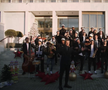 Imagini memorabile cu „dirijorul” Răzvan Lucescu: „Adu-i pe toți aici!” » Antrenorul lui PAOK e actor principal într-o filmare inedită