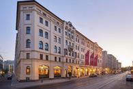 Kane s-a mutat din hotelul de 11.000 de euro pe noapte din Munchen » Mesaj de mulțumire la plecare