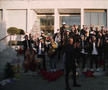 Imagini memorabile cu „dirijorul” Răzvan Lucescu: „Adu-i pe toți aici!” » Antrenorul lui PAOK e actor principal într-o filmare inedită