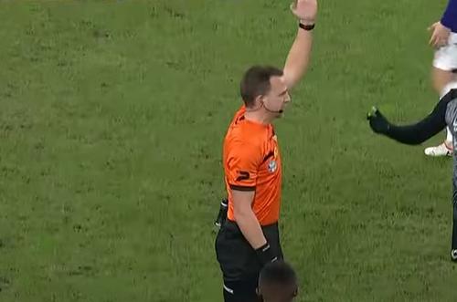 Genk cere rejucarea derby-ului cu Anderlecht, pierdut sâmbătă, scor 1-2, în runda cu numărul 19 a primei ligi din Belgia. De vină a fost o eroare de arbitraj.