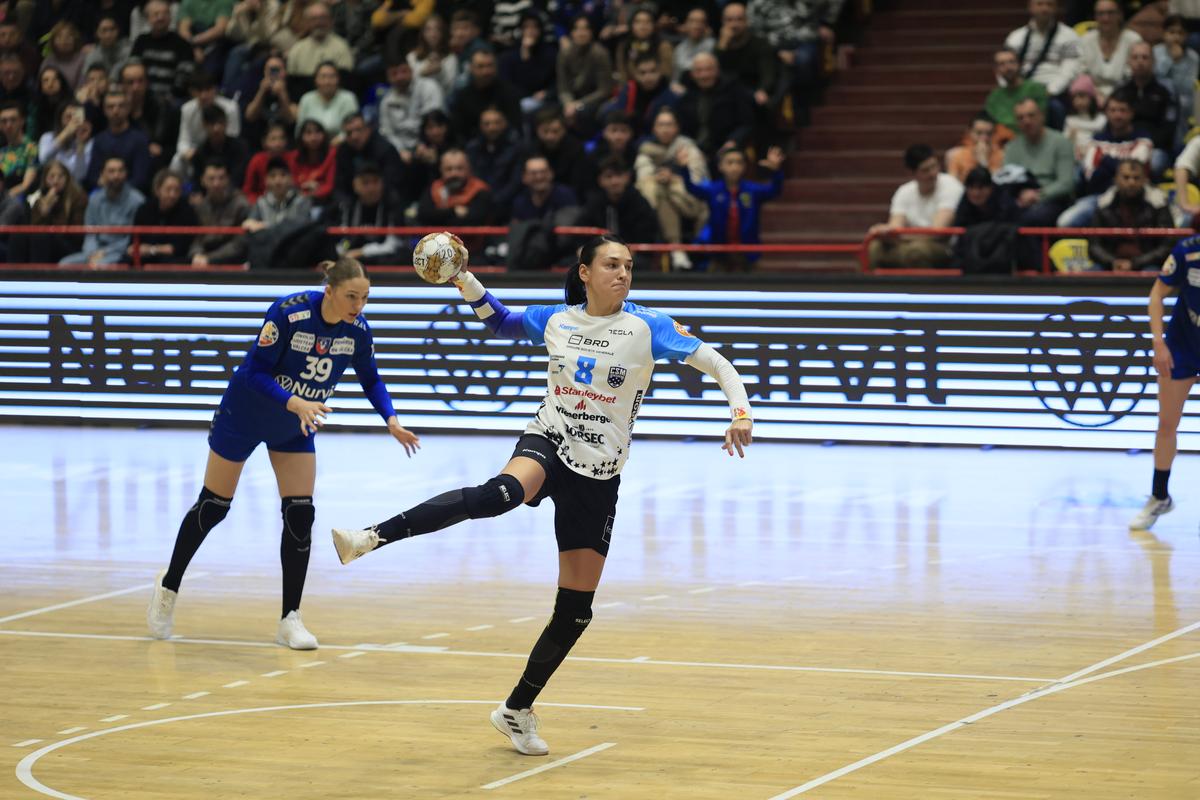 Cristina Neagu și o primă despărțire simbolică în anul retragerii: „Mereu când o să vorbesc despre Vâlcea și despre fanii vâlceni, o să-i țin aici, în sufletul meu”
