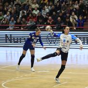 Cristina Neagu în acțiune la ultimul său meci în sala de la Râmnicu Vâlcea FOTO Cristi Preda