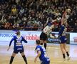 Cristina Neagu în acțiune la ultimul său meci în sala de la Râmnicu Vâlcea FOTO Cristi Preda