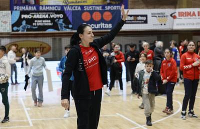 Cristina Neagu și o primă despărțire simbolică în anul retragerii: „Mereu când o să vorbesc despre Vâlcea și despre fanii vâlceni, o să-i țin aici, în sufletul meu”