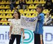 Fanii au vânat o semnătură de la Cristina Neagu FOTO Cristi Preda
