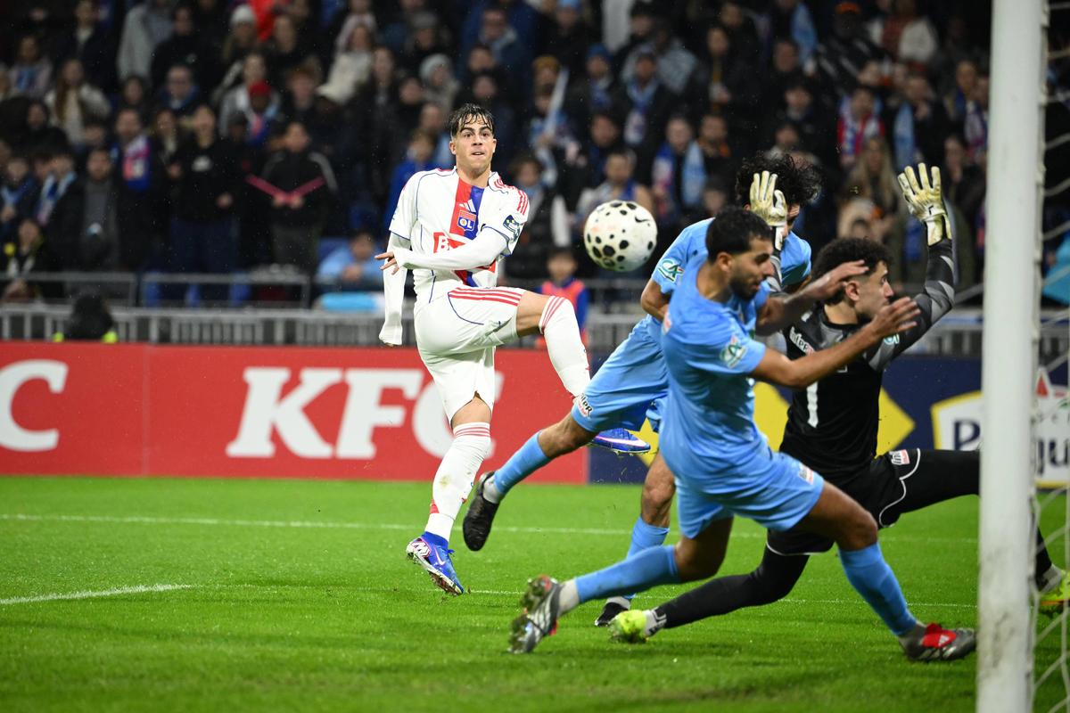 Cadou incredibil de Crăciun făcut de Lyon echipei amatoare pe care a eliminat-o din Cupa Franței