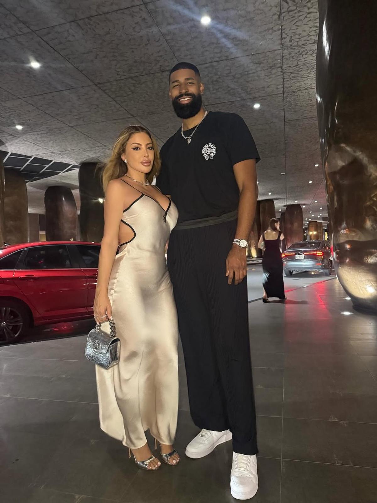 Fosta soție a legendei din NBA șochează din nou! A apărut la eveniment fără lenjerie intimă și cu un iubit mai tânăr cu 20 de ani