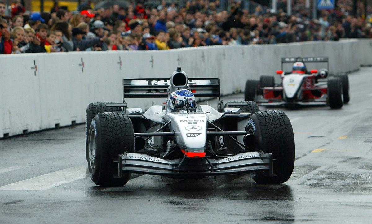 Monopostul condus de Raikkonen și Coulthard, scos la licitație pentru o sumă colosală