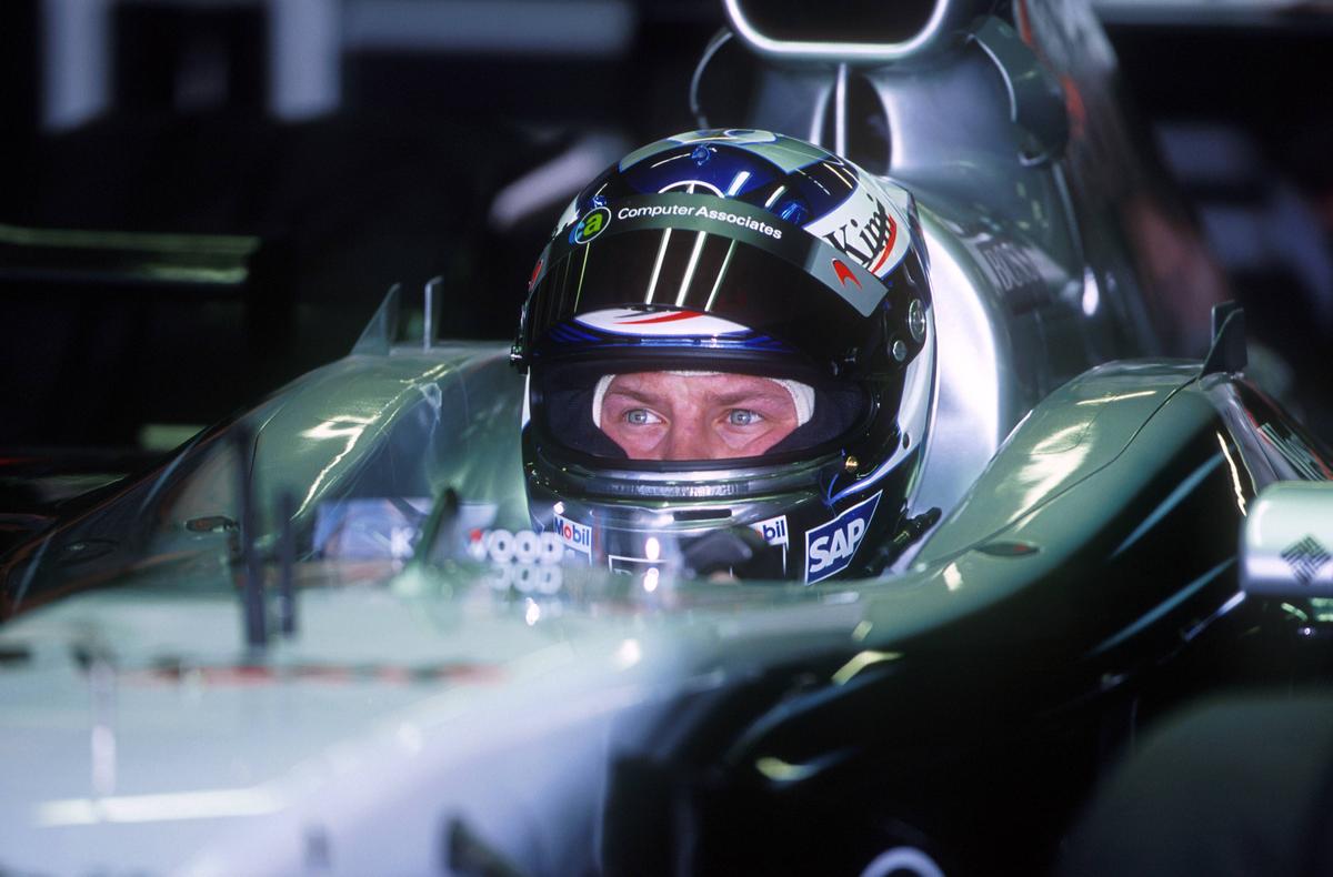 Monopostul McLaren MP4-17A din sezonul 2002 de Formula 1. Foto: Imago